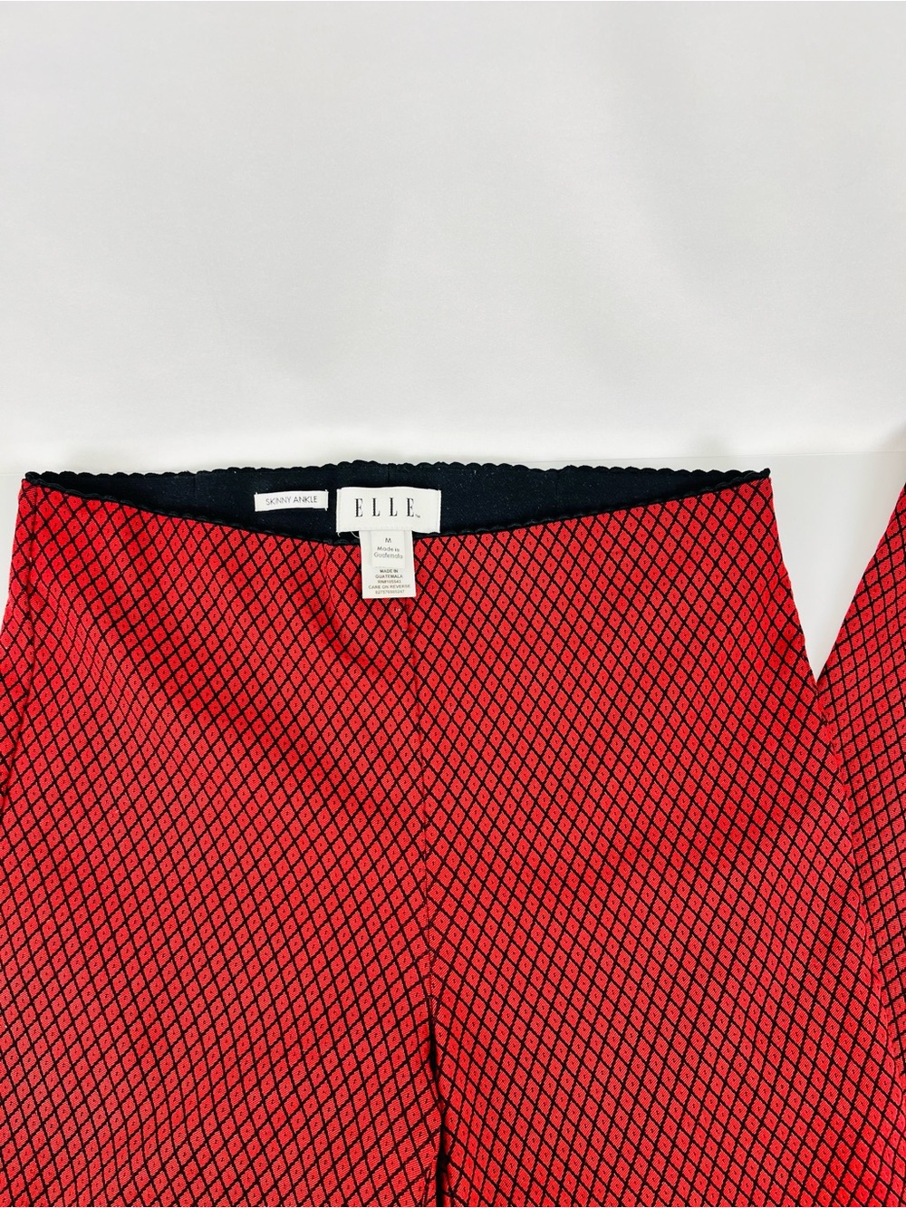 ELLE Geometric Diamond Pattern Pull-On Ankle Pants High Waisted Black Red Size M - Picture 2 of 11